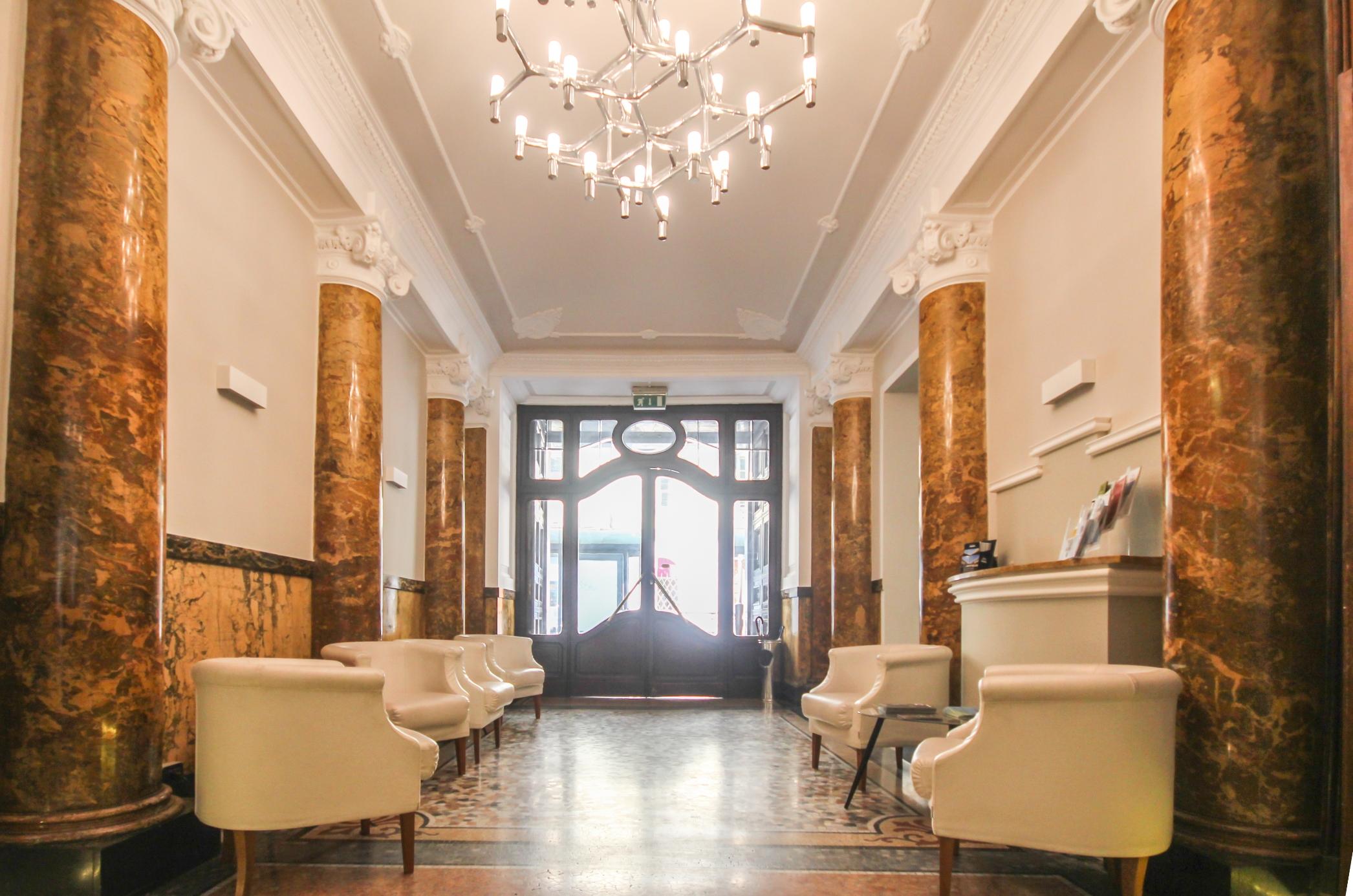 Class Astoria Hotel