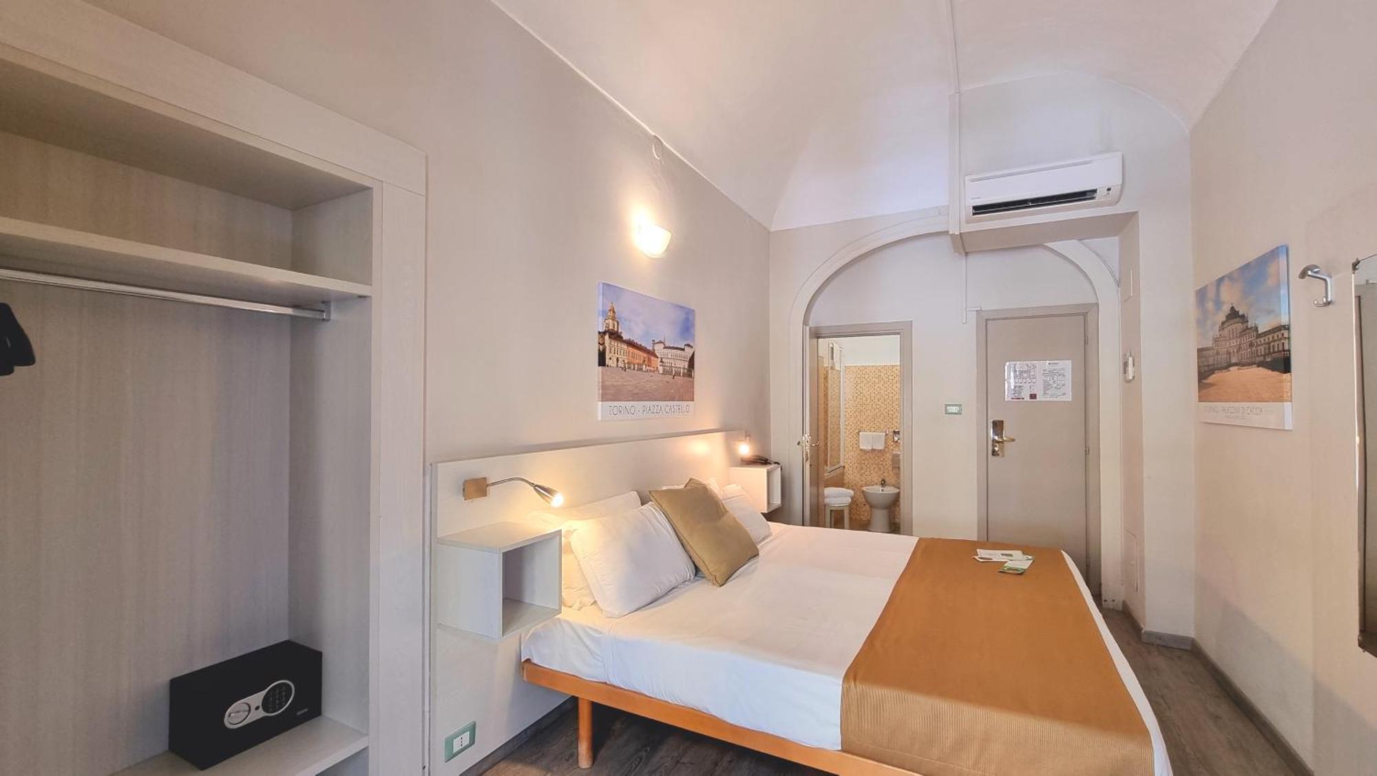 Class Astoria Hotel 3*
