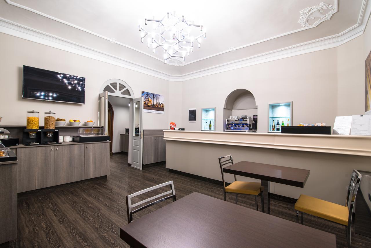 Class Astoria Hotel